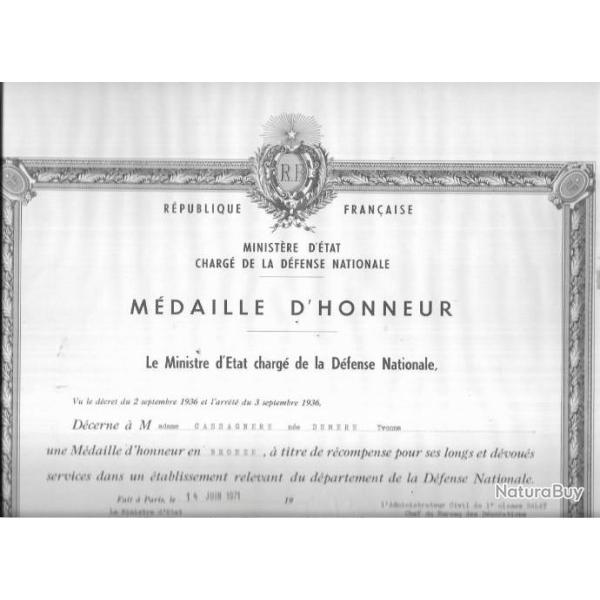 diplome m�daille d'honneur d�fense nationale 1971