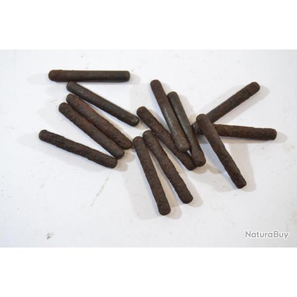 Axe oxyd� pour arme 28mm x 3,9mm de diam�tre. Adaptable axe de support de baionnette Mauser