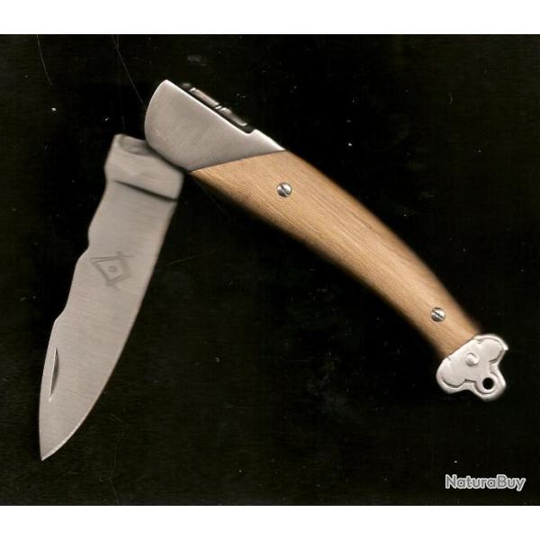 FRANC MACON *Couteau GRAV� PR�NOM en Acacia superbe