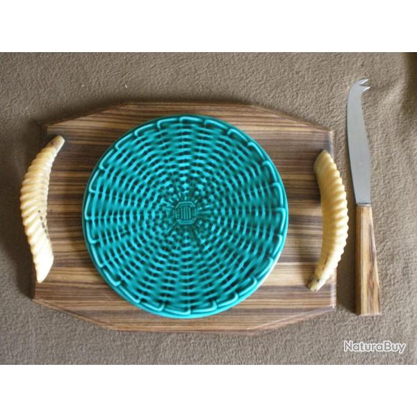 COUTEAU ET PLATEAU FROMAGE CORNE BOUC ET PLATEAU PORCELAINE ANCIEN