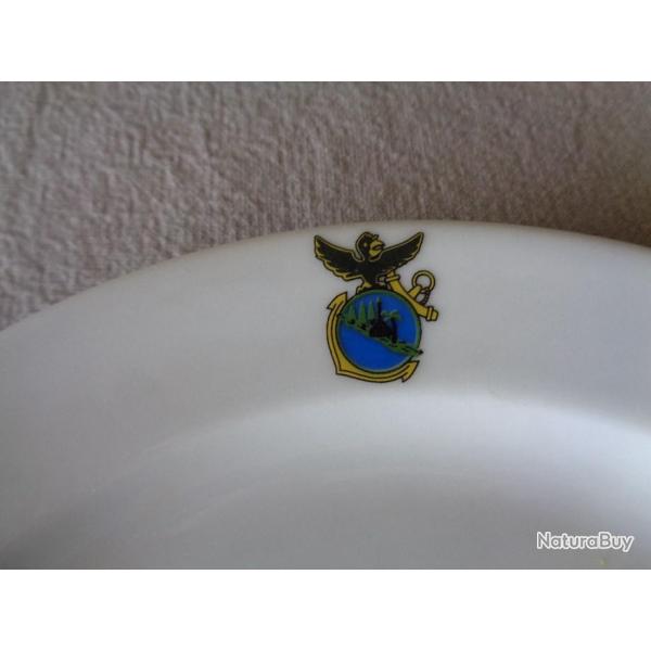 8 assiettes militaire du camp de nandai en nouvelle caledonie dissous depuis