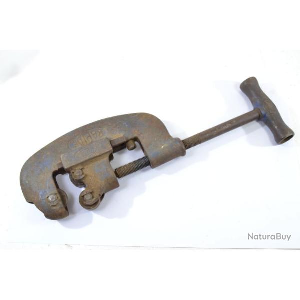 Ancien grand coupe tube professionnel 62mm de diamtre de coupe maximum. ROTAX RAPIDE