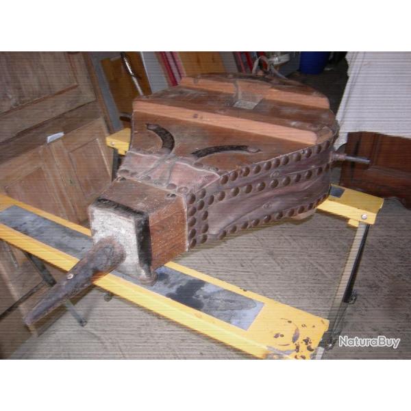 soufflet de forge ancien taille moyenne en parfait �tat de fonctionnement � prendre sur place !