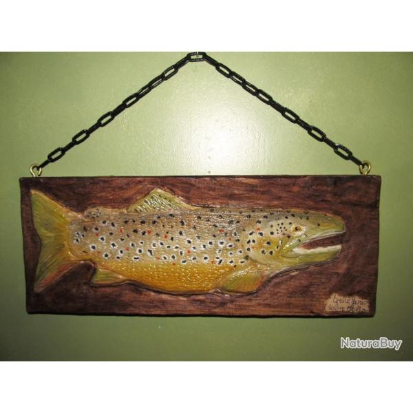 truite, tr�s belle sculpture sur bois