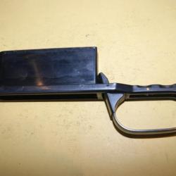 sous garde pontet qui verrouille le chargeur carabine KRICO -