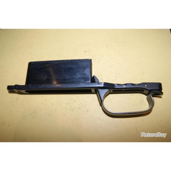sous garde pontet qui verrouille le chargeur carabine KRICO -