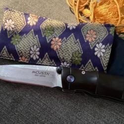 Superbe Couteau Japonais damassé de la marque MCUSTA