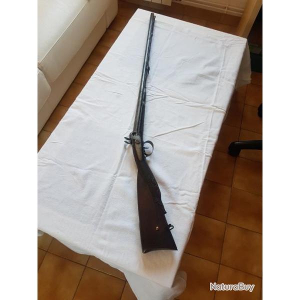 jolie  juxtapos� a piston en calibre 24  crosse scult�e