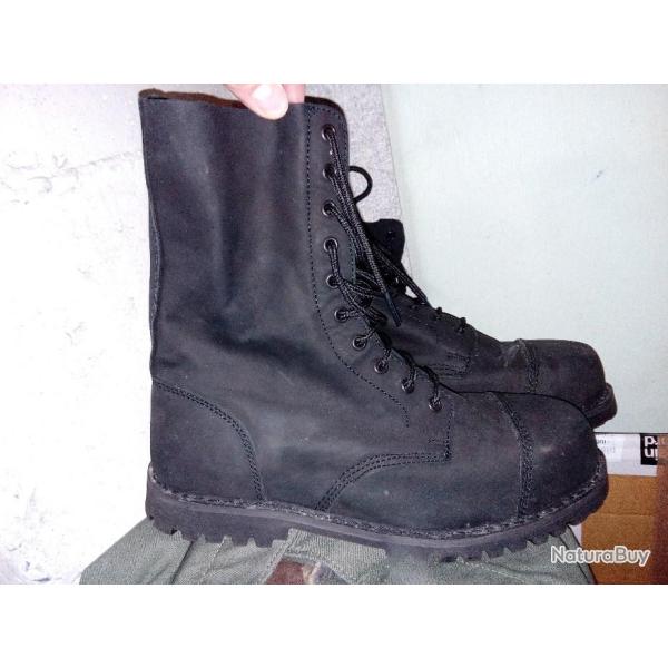 rangers noire cuir souple coques / Marque Brandit : neuves / taille 10 us / 44