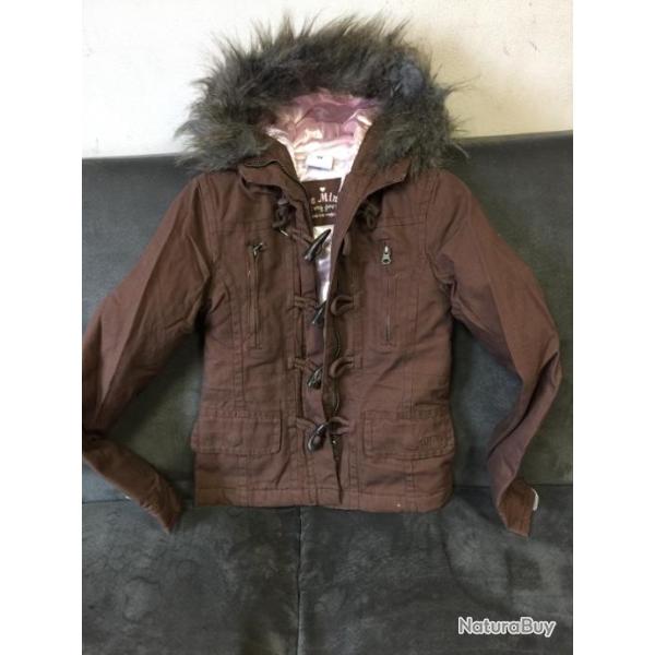 1 blouson enfant pour fille 128 cm. 8 ANS . couleur Chocolat. CHASSE