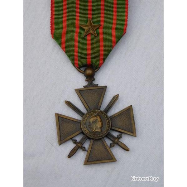 trs ancienne  : CROIX de  GUERRE 1914-18  + 1 CITATION   -  voir .........