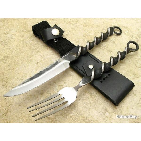 Set de Couverts M�di�vaux Fourchette + Couteau Manches Forg�s Etui Cuir CN211115
