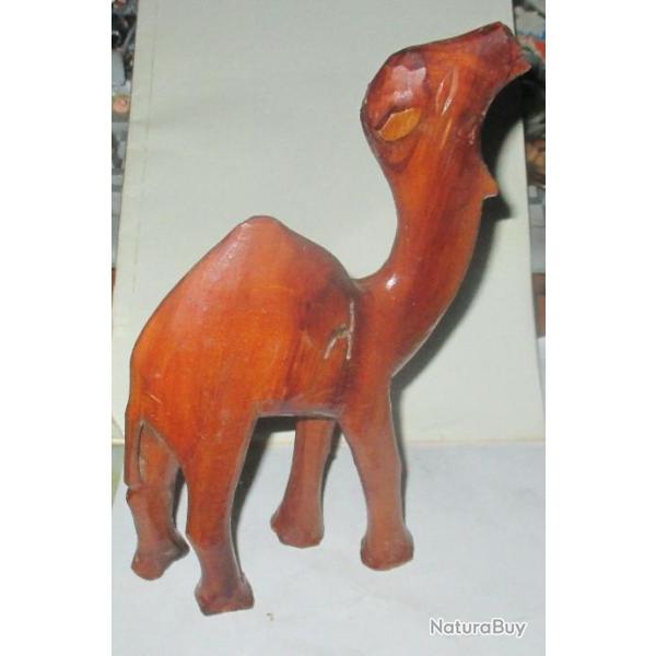 STATUETTE EN BOIS DROMADAIRE