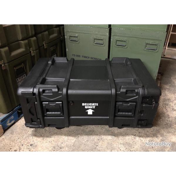 ORIGINAL AUTHENTIQUE US ARMY X-LARGE SKB CASE 4U ROTO SHOCK TYPE PELICAN BLACK W/ WHEELS EX COND !!!