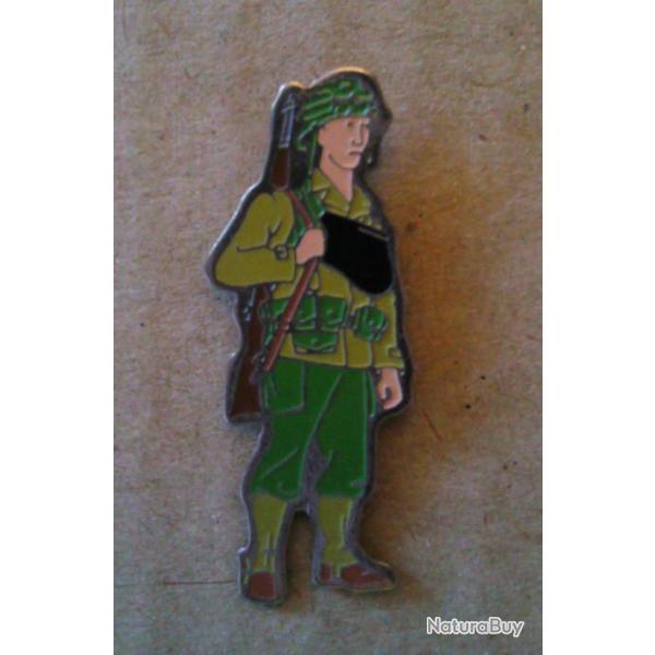 PIN'S SOLDAT AMERICAIN 2 eme  GUERRE MONDIALE