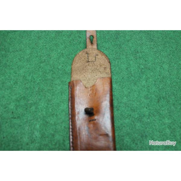 ETUI   CUIR   POUR  CHARGEUR  18 CM X 11 CM  N� 11