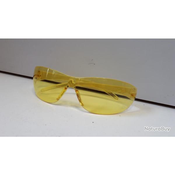 PAIRE DE LUNETTES JAUNE DE PROTCTION POUR CHASSE ET  AIRSOFT