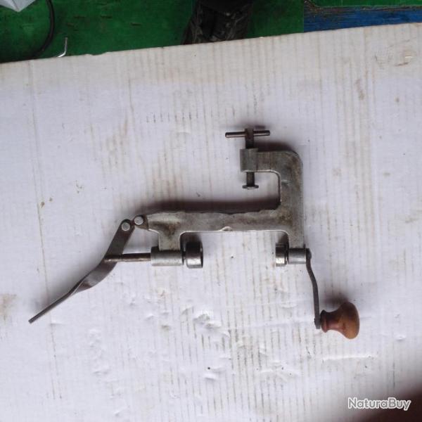 sertisseur alu en calibre 16 a poussoir