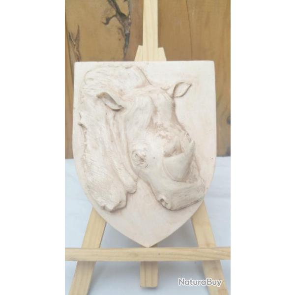 Blason artisanal repr�sentant un Rhinoc�ros  ( Fintion vieux blanc )