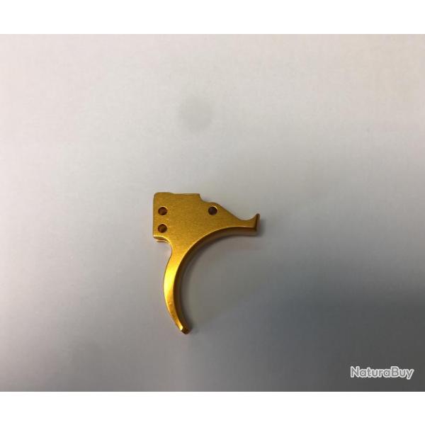 BLASER R93 ( tr�s belle finition anodis� or )