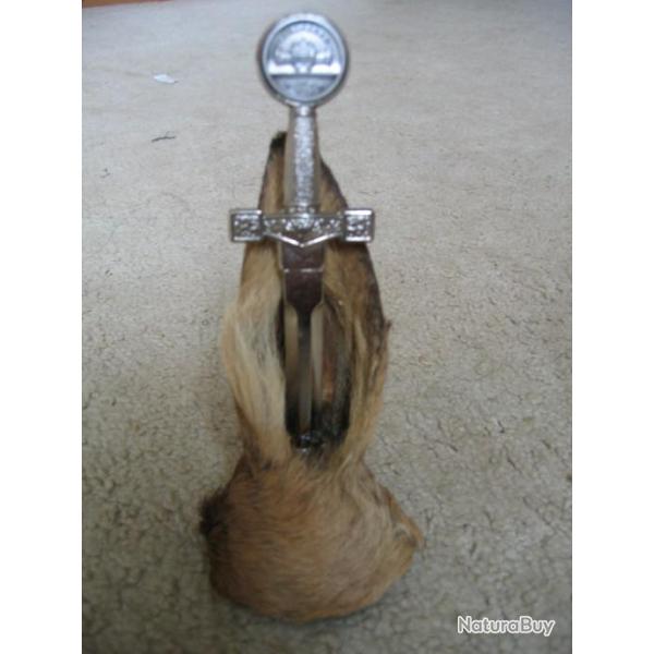 oreille de chevreuil porte coupe-papier