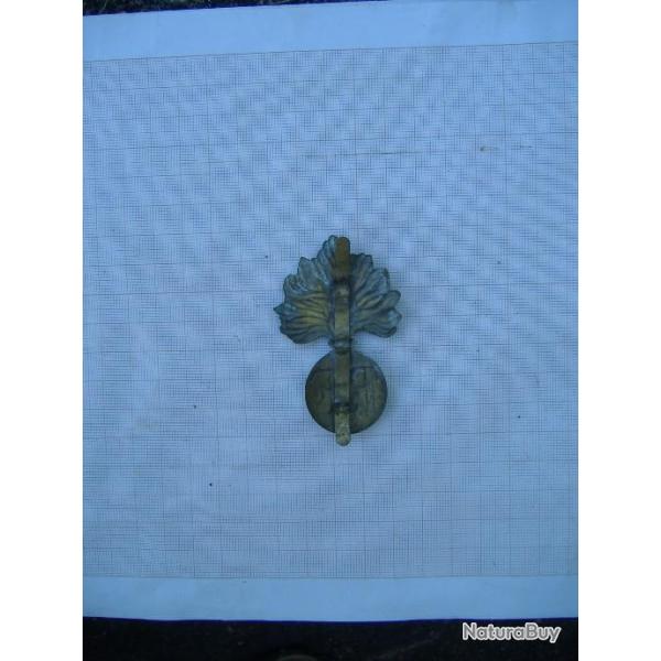 Grenade Insigne de Casque en Laiton R.F.