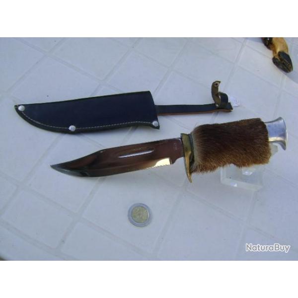 BEAU POIGNARD ROBUSTE ACIER ET POIGN�E SANGLIER