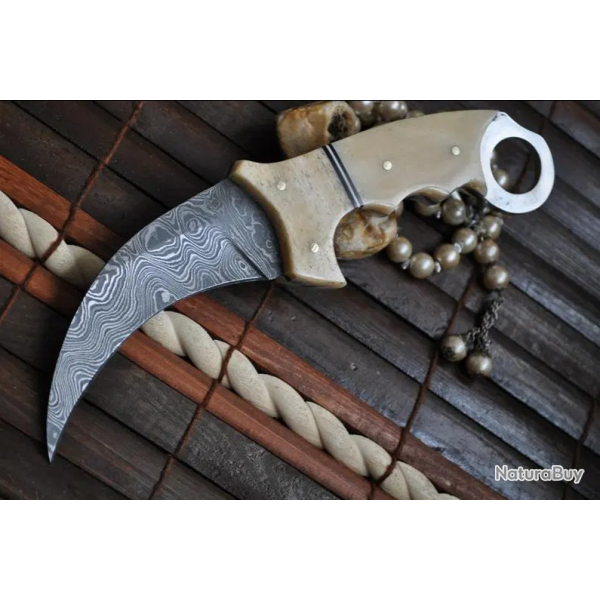 Couteau  avec manche en os Damas (couteau Karambit)