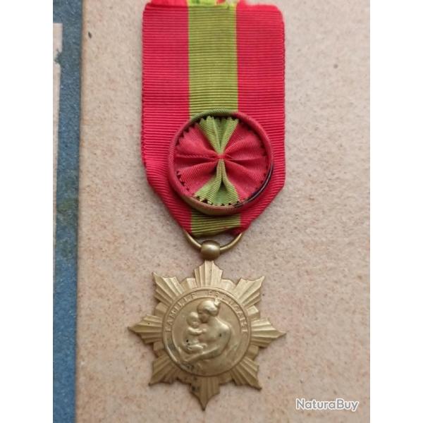 MEDAILLE DE LA FAMILLE FRANCAISE