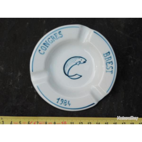 JOLI ANCIEN CENDRIER ASSOCIATION PECHE EN MER de BREST CONGRES de 1984