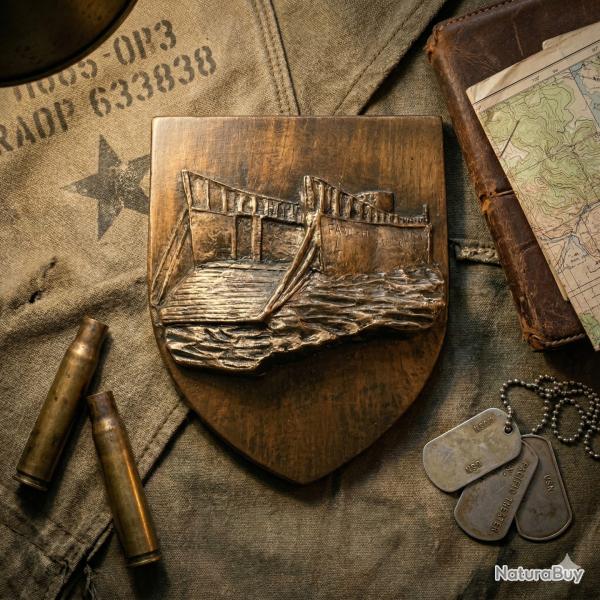 Blason artissanal repr�sentant une p�niche de d�barquement US 1944 D-DAY  6a.
