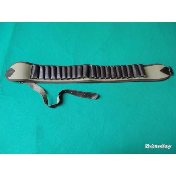 Cartouchire cuir et toile.