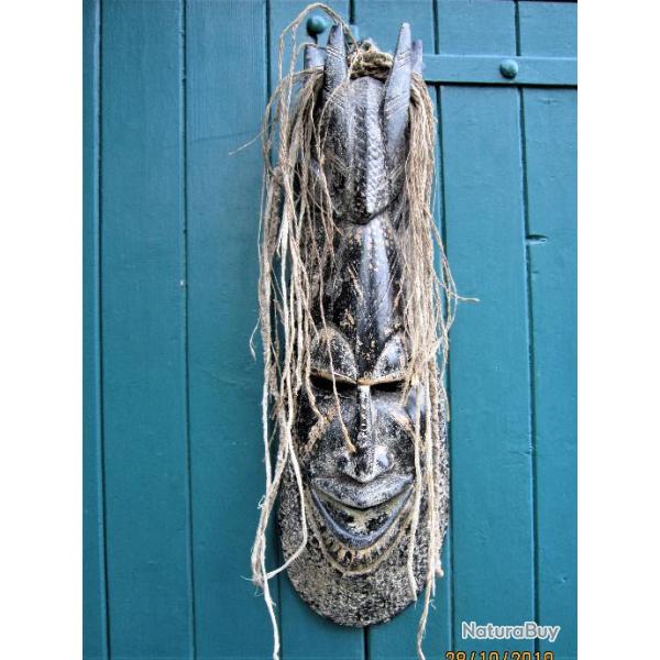 Tr�s beau et grand masque africain