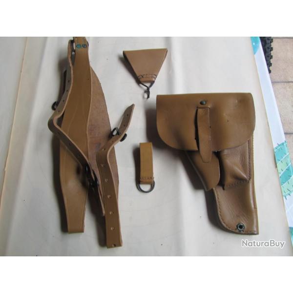 ETUI PA 50 AVEC BRELAGE-TIRANGLE-D