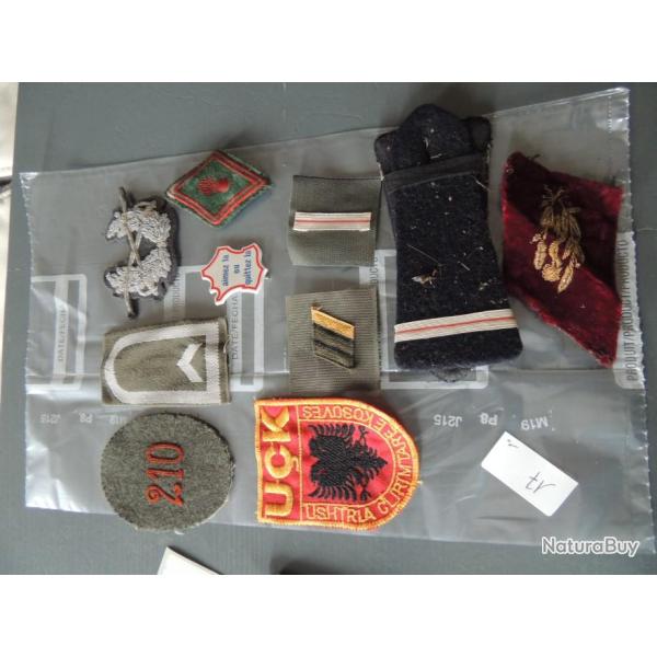 ecusson en lot different n 17