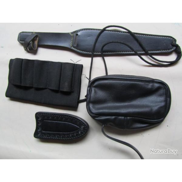 LOT DE 4 ETUIS DIVERS