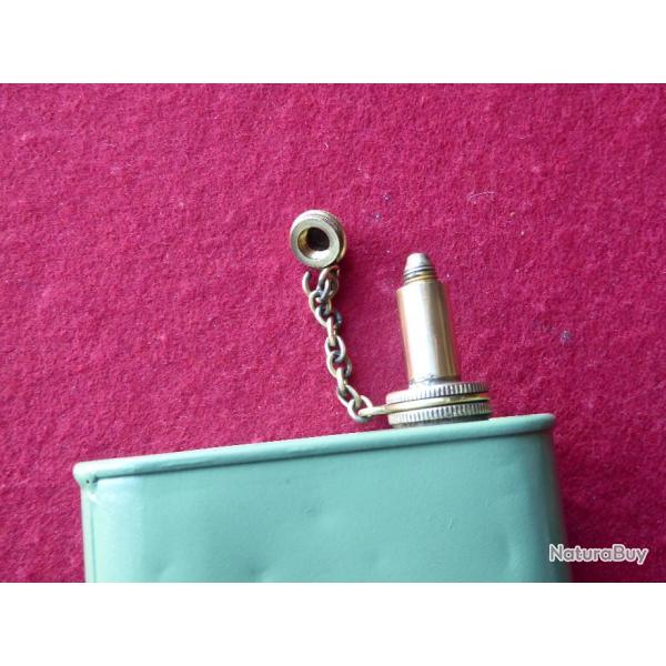 Burette a huile de l'armée francaise mtal et laiton hauteur 10 cm
