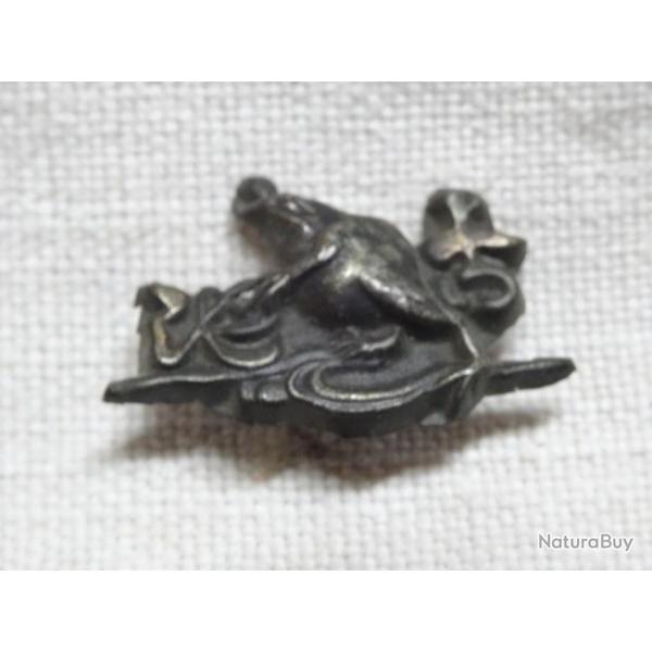 j16) joli menuki ancien figurant une grenouille