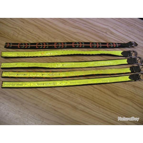 Lot de 5 colliers avec bande r�fl�chissante. L:30mm