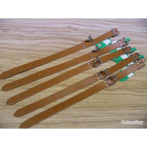 Lot de 5 colliers cuir avec anneaux d'attache. L:27mm.