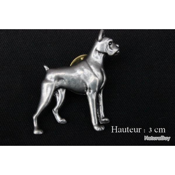 Insigne en �tain repr�sentant un boxer au choix finition dorure ou argent