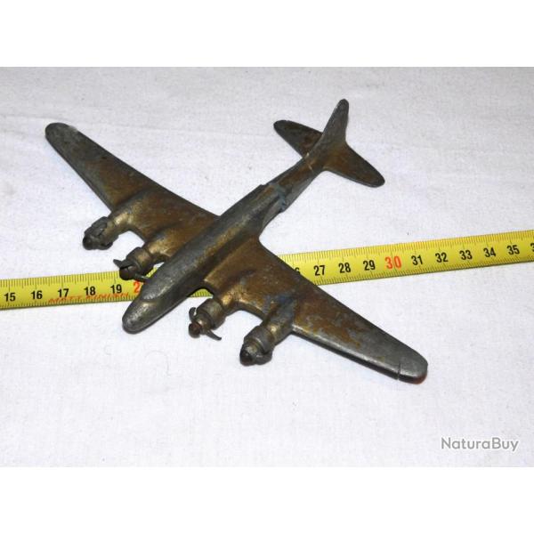 JOLI MODELE REDUIT BOEING B.17 W.W.2 - CRASH !!!
