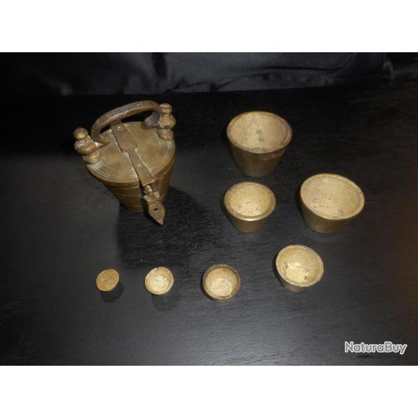 POIDS D'APOTHICAIRE / pharmacie EN BRONZE COMPOSE DE 8 ELEMENTS,1424 GRAMMES, POUR VITRINE