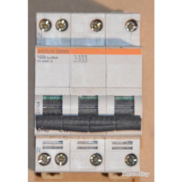 Disjoncteur 4x10 amperes