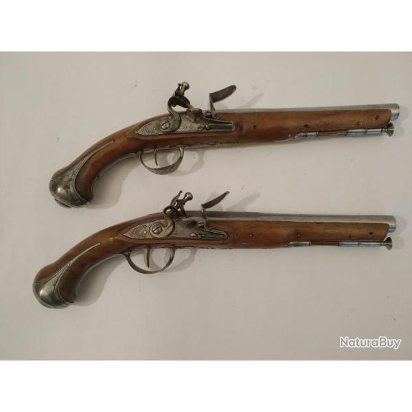 Paire de pistolets francaises Louis XV