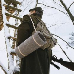 Coussin d'aff&ucirc;t VFG en feutre avec bandouli&egrave;re en cuir