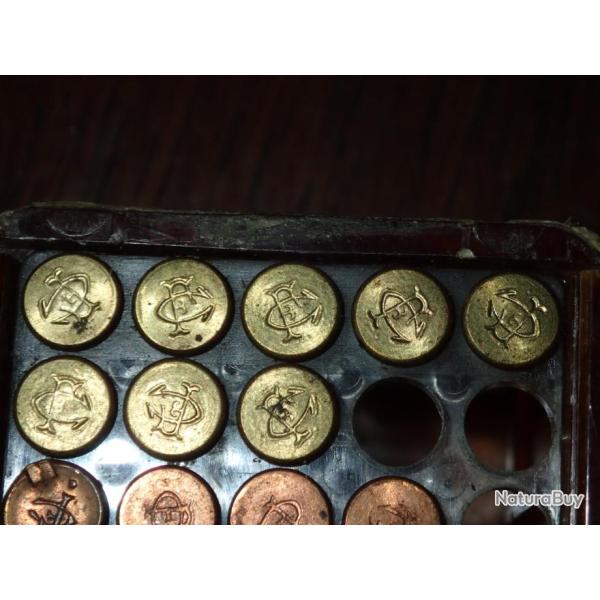 Lot de 8 cartouches en 22LR - CF - ogive Plomb - �tui laiton