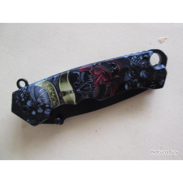 Couteau t�te de mort noire