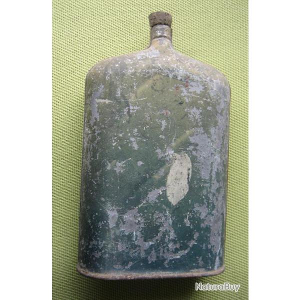 Ancien  Bidon  de  poudre  vide  .