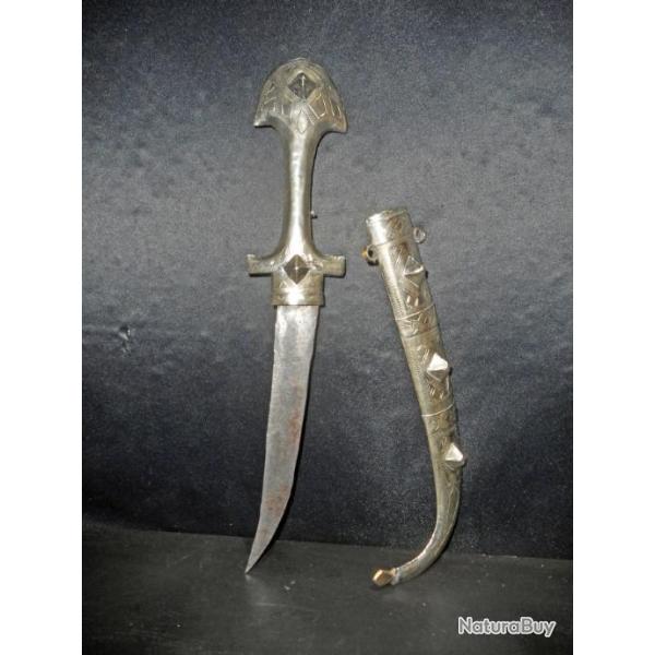 BEAU COUTEAU KOUMMYA DU MAROC A PYRAMIDES, AFRICAN KOUMYA KNIFE AFRICAIN